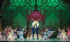 欣賞熱愛芭蕾藝術，就別錯過聖誕節傳統節目之一的《胡桃夾子》啦!