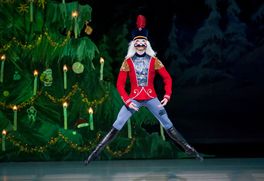 芭蕾舞劇《胡桃夾子》，原作為 E·T·A·霍夫曼的一部叫作《胡桃夾子與老鼠王》的故事。
