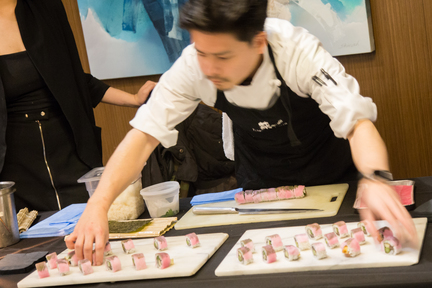 招待會當日有數家食肆小試牛刀，即場示範招牌美食，包括 Hapa Izakaya 充滿春天氣息的粉紅壽司，名為 Pink Flower Roll。
