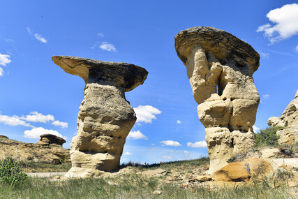 Writing-on-stone Provincial Park 怪石林，形狀千奇百怪。