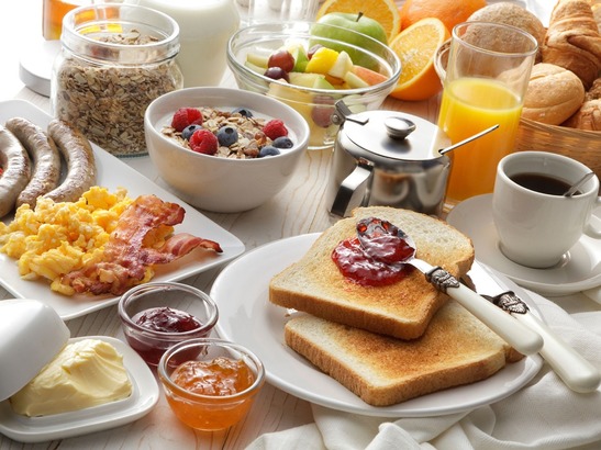是否一定要吃早餐，見人見智，也視乎個人的生活作息習慣，但肯定的是，早餐跟午餐和晚餐一樣，營養有沒有均衡，份量是否適中，更值得大家關注。而對於想減重的朋友來說，蛋白質含量豐富的早餐，對於降低當天隨後時間的食慾及減少食物攝取量，特別有效。(Photo from Pixabay)