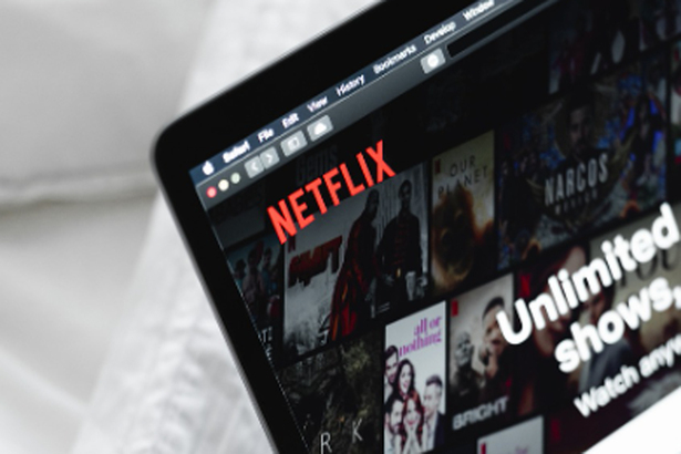 Netflix 全面取消先前已不開放新會員的「無廣告基本方案」，加拿大和英國首先實施，將在今年第二季開始。(Photo by Pixabay)