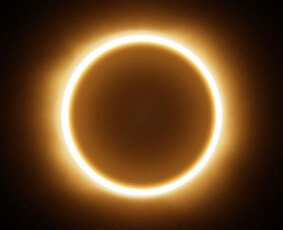 日環蝕。(Photo from Canadian Space Agency)