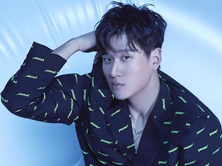Music 全球首播 - Eric 周興哲《小時候的我們》1746503786 Music 全球首播 - Eric 周興哲《小時候的我們》
