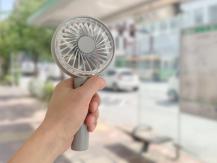 Handheld Fan 手持風扇對臉吹「很傷眼」| 若經常摔落地 恐引鋰電池爆炸1746068553