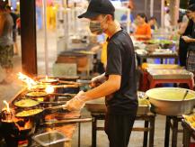 Restaurant 地板黏可以馬上走人！9 跡象「餐廳一定很髒」1746068553