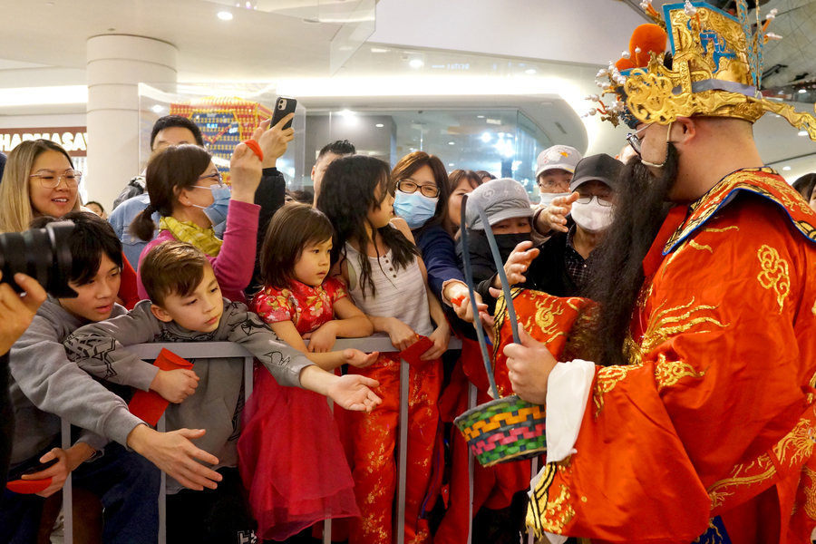 CNY Eve 送虎迎兔「兔氣揚眉迎新歲」