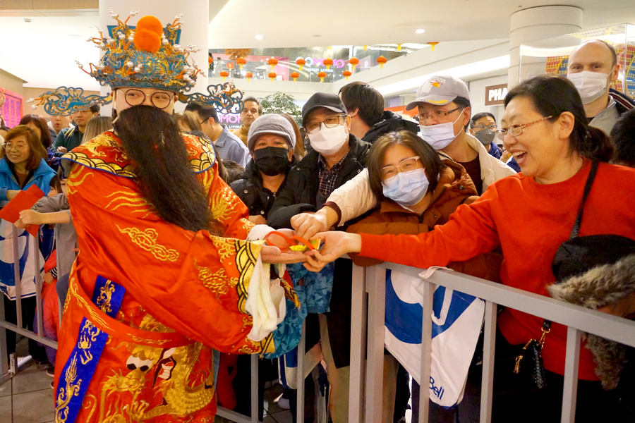 CNY Eve 送虎迎兔「兔氣揚眉迎新歲」