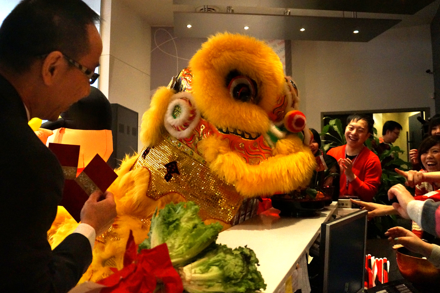 CNY Lion Dance 大年初一雙獅採青