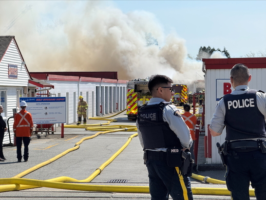 列治文皇家騎警封鎖一段Cambie Road。（黃棨謙攝）