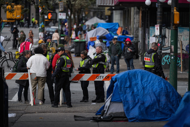 卑詩人權專員裁定3年前溫警拆露宿者帳篷行動   限制媒體採訪是不符合人權標準