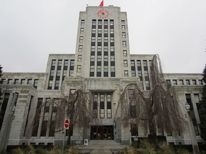 溫哥華市議會正在研究管制售賣驅熊噴霧的問題