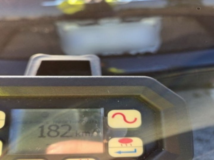 列治文皇家騎上星期6在90分鐘內扣押6架超速車輛騎警提醒民眾減慢車速