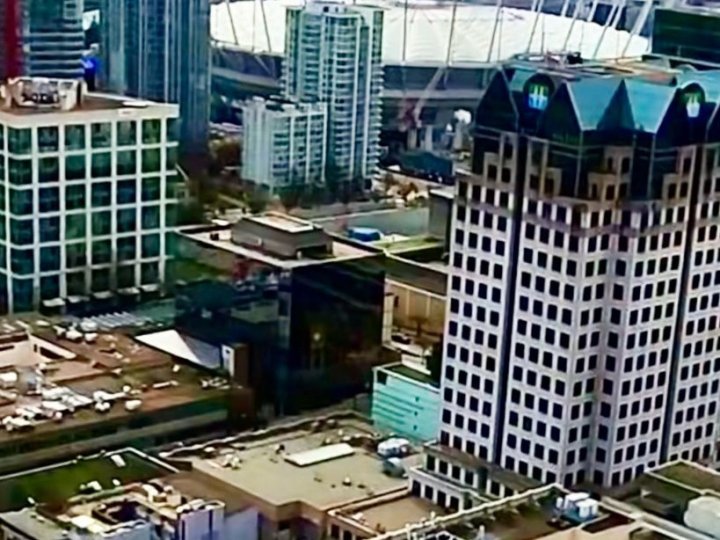 溫市Granville橋附近今日早上因有直升機運送設備而要封路