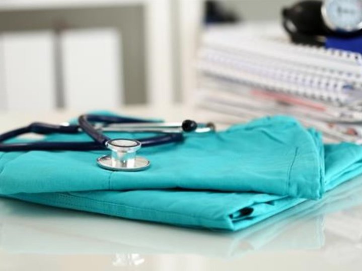 省府與綠黨發布醫療報告 促穩定社區健康中心營運