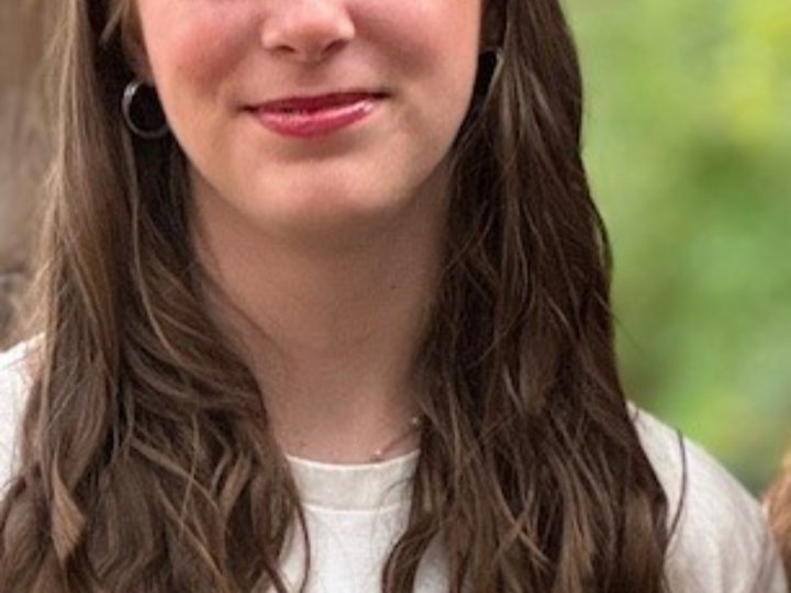 本拿比皇家騎警尋求協助 尋找 14 歲失蹤少女