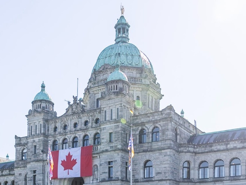 Featured News-《預算案》訂立縮減公共部門規模目標  推出多項稅制改革