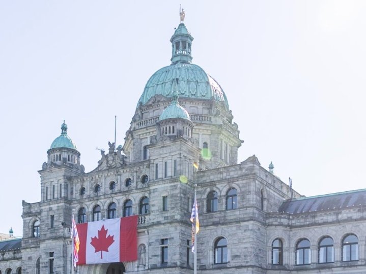 《預算案》訂立縮減公共部門規模目標  推出多項稅制改革