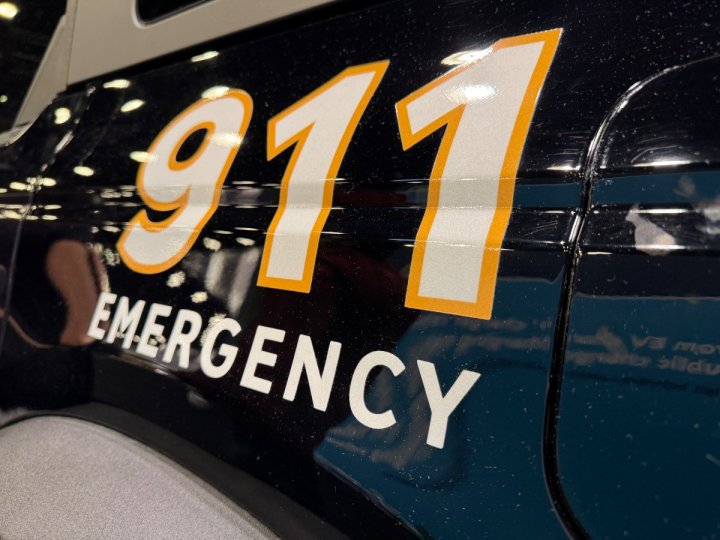 二埠警方傳媒關係官員昨日透露警方上星期6接獲市內1間Safeway超市報案表示收到可疑鈔票後拘捕1名男子搜出總額$11,000偽鈔