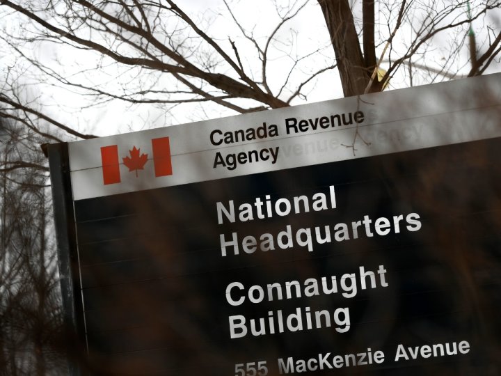 聯邦稅務局一名溫哥華職員面臨多項刑事指控