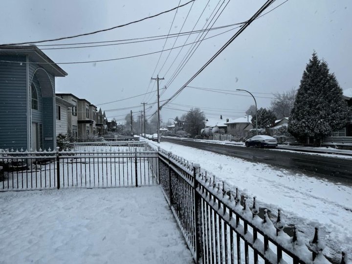 省大部分地區昨日發出多項氣象警告包括強風及暴雪警告