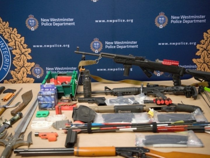 獲熱心市民舉報  二埠市警拘捕藏有大量武器的性剝削罪犯