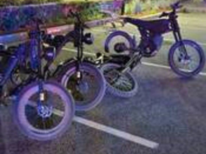 高貴林有青年違規駕駛電動越野單車被票控