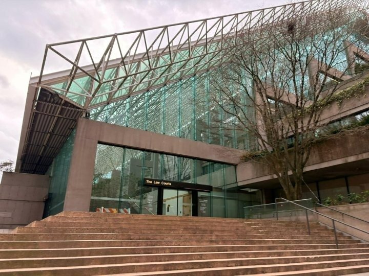 卑詩省最高法院法官裁定《管制藥物和物質法》部分違憲並撤銷對溫哥華吸毒者解放陣線的起訴